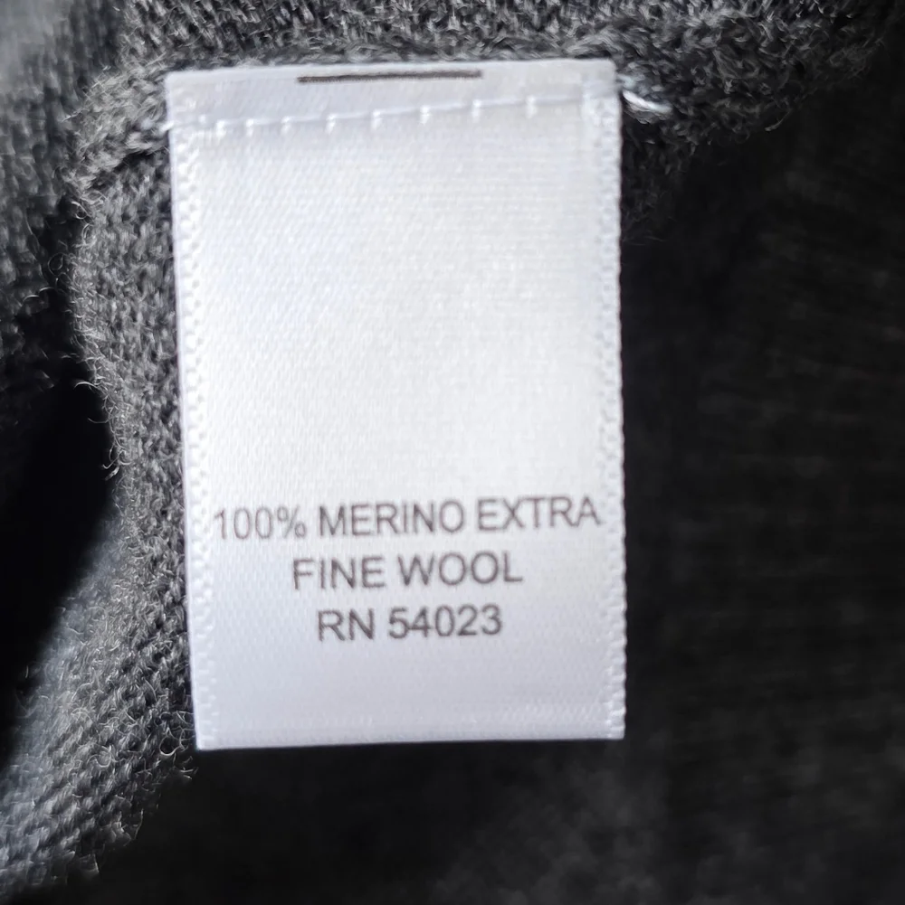 Banana Republic Merino Wool Large‎ Gray V Neck Sweater Extra Fine Soft